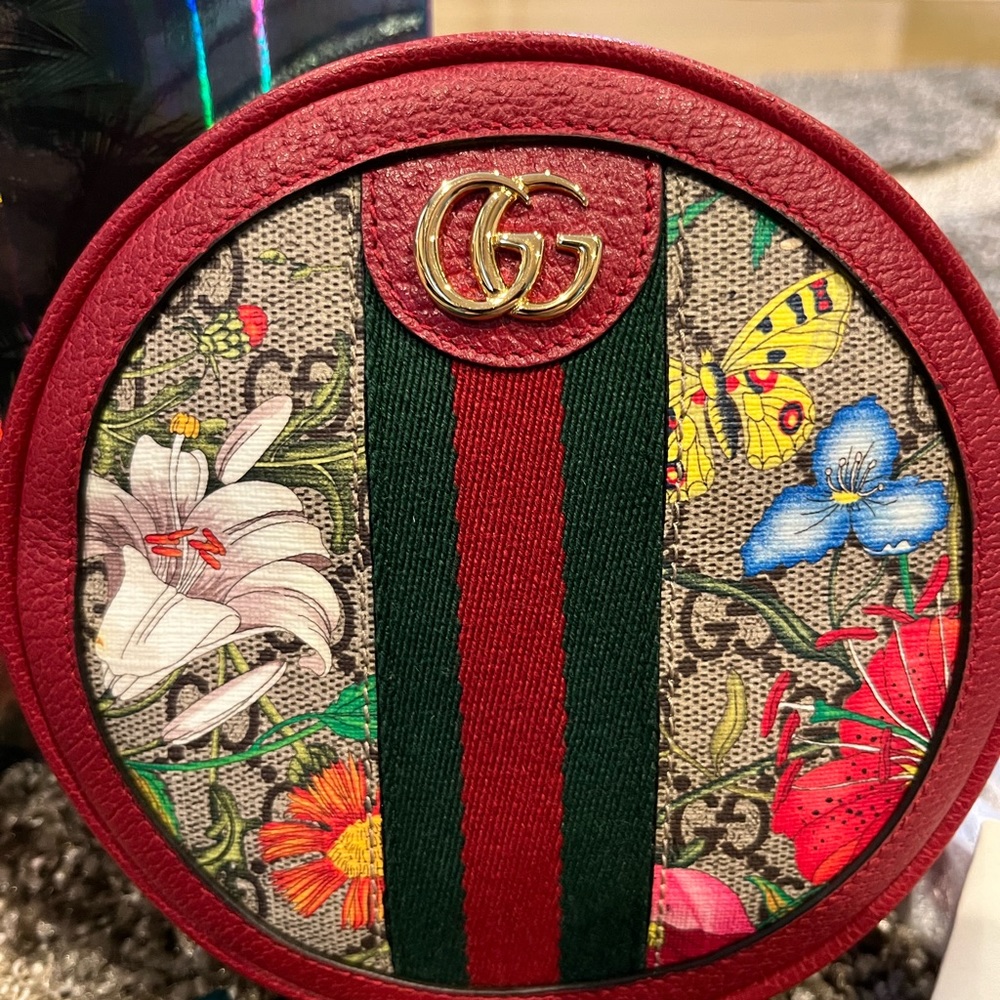 Brand new! Gucci Supreme Red round Backpack - Picture 4 of 12
